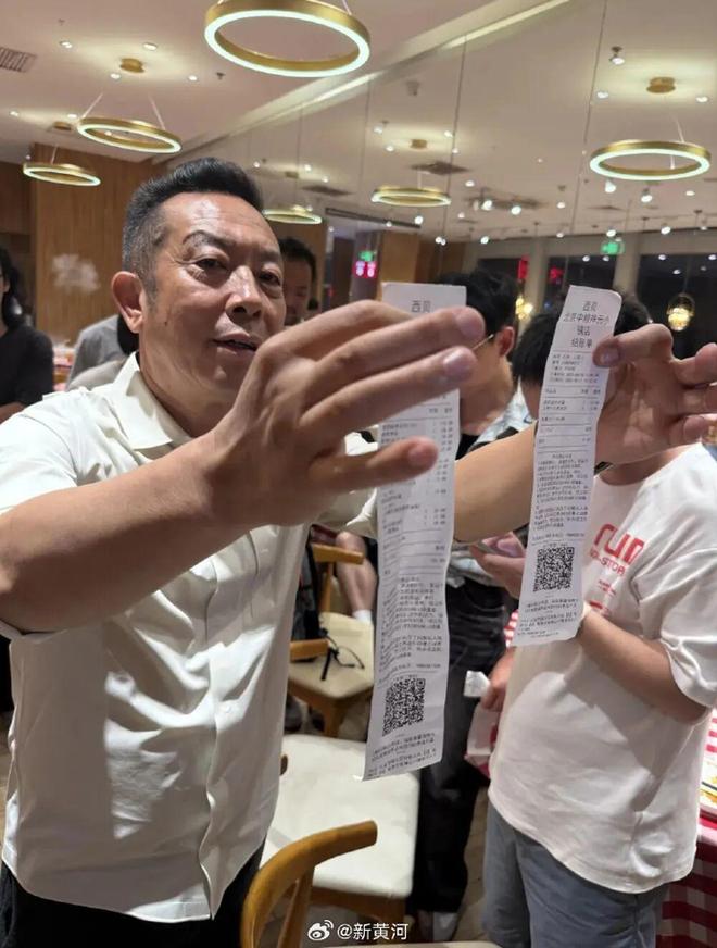 后一小时却说“恶心”明天起全国所有门店上线“罗永浩菜单”开元棋牌app西贝创始人：罗永浩方结账时攒了会员积分走(图5)